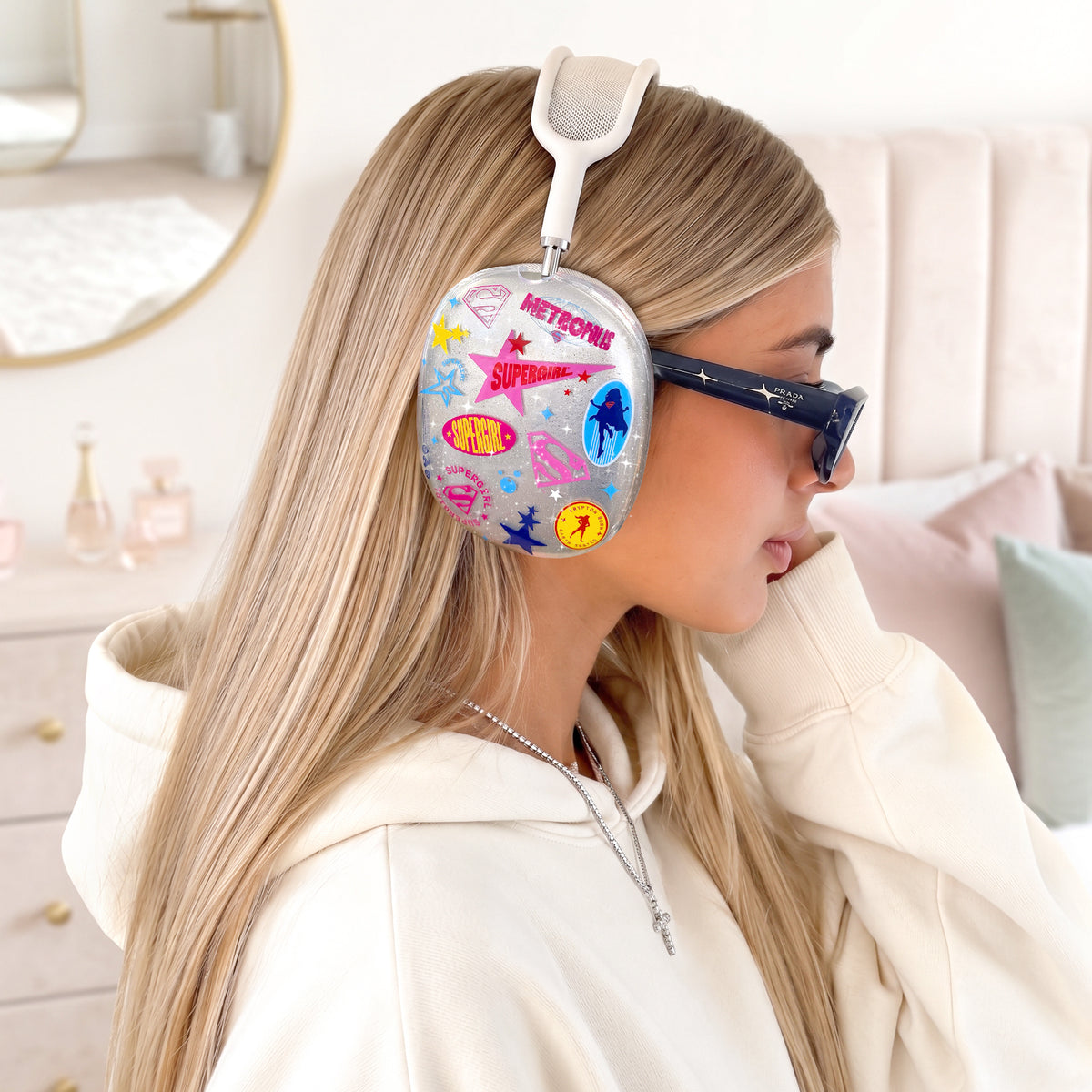 Supergirl Krypto Glitter AirPod Max Case - Image 2
