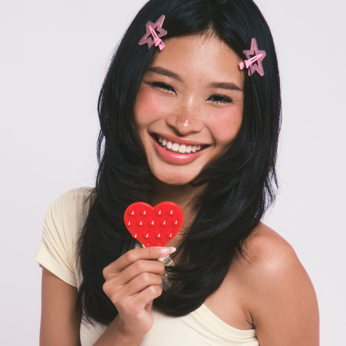 Red Heart MagSafe MightyGrip - Image 2